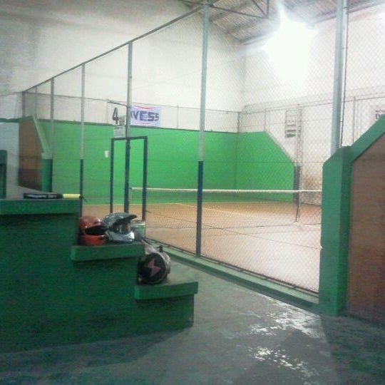 รูปภาพถ่ายที่ Urquiza Tenis Club โดย Carlos F. เมื่อ 5/20/2012