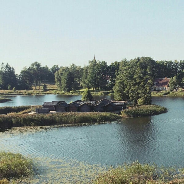 Photo taken at Āraišu Ezerpils by Jānis E. on 8/23/2015