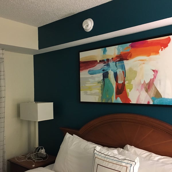 รูปภาพถ่ายที่ Residence Inn by Marriott Orlando Lake Buena Vista โดย Petra W. เมื่อ 2/9/2017