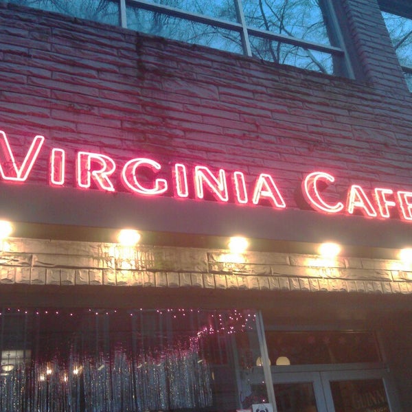 1/1/2014 tarihinde Sylvan T.ziyaretçi tarafından Virginia Cafe'de çekilen fotoğraf