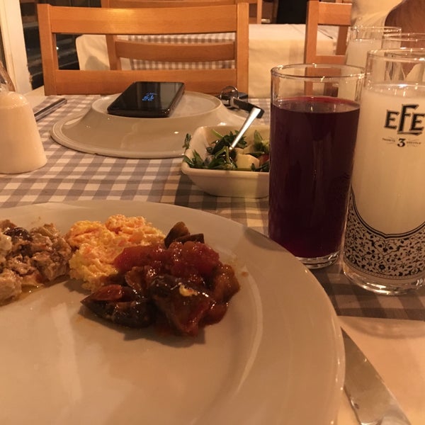 Photo taken at Eat&#39;n Joy Mangal by Aslı on 6/9/2019