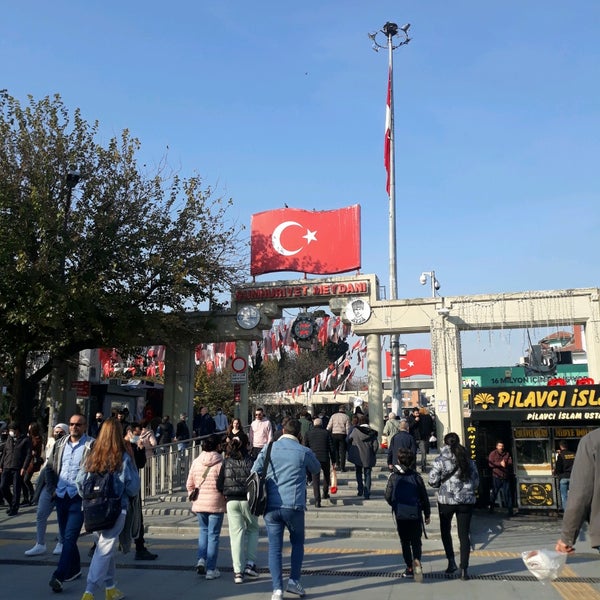 Foto diambil di Bakırköy oleh Ayten K. pada 11/14/2021