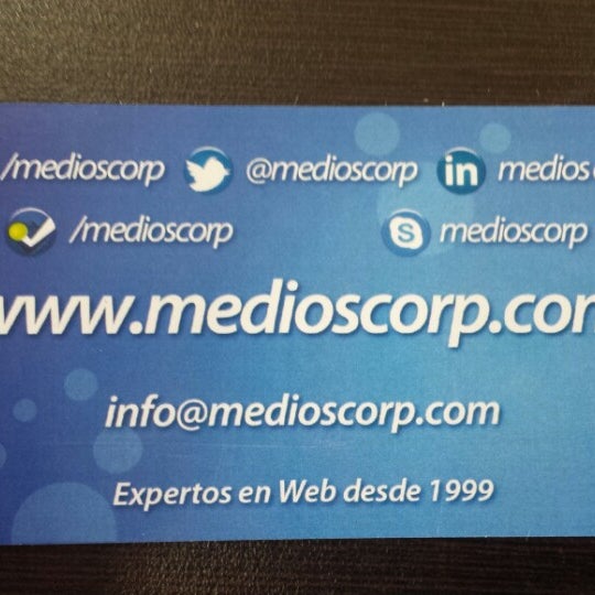 รูปภาพถ่ายที่ Medios Corp โดย Alberto M. เมื่อ 7/13/2013
