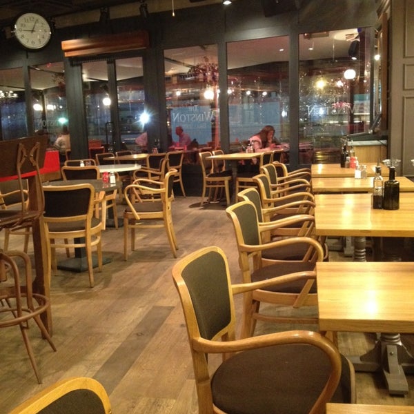 10/18/2013 tarihinde Ümit K.ziyaretçi tarafından The Winston Brasserie'de çekilen fotoğraf