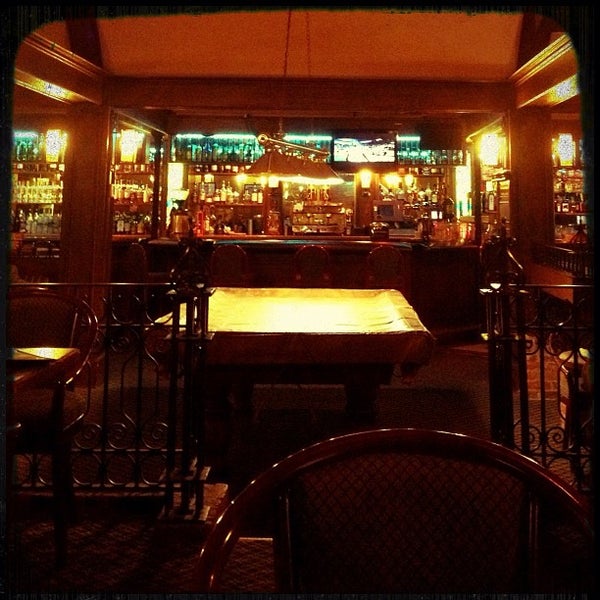 Bailey's Restaurant and Lounge - French Restaurant in Winnipeg