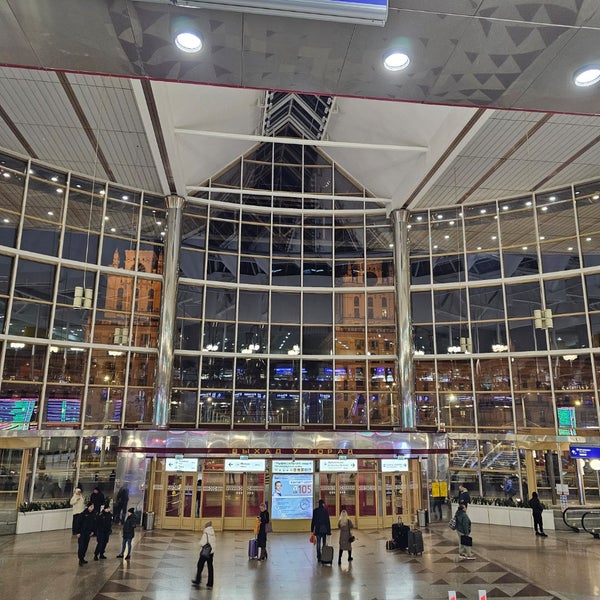 11/9/2023에 Irina S.님이 Чыгуначны вакзал / Minsk Railway Station에서 찍은 사진