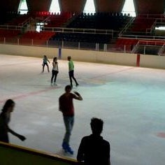 Cool down your body at this Skating Club after sightseeing in Camp Nou.