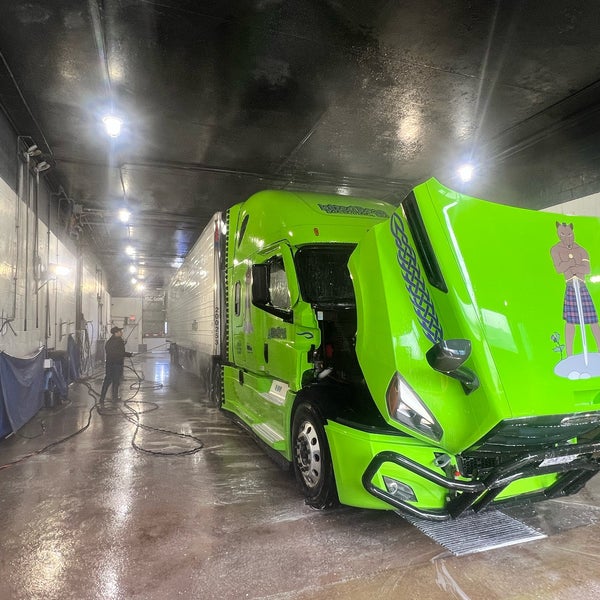 Blue Beacon Truck Wash 4 tips