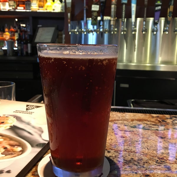 Photo taken at BJ&#39;s Restaurant &amp; Brewhouse by Tuomas R. on 4/18/2018