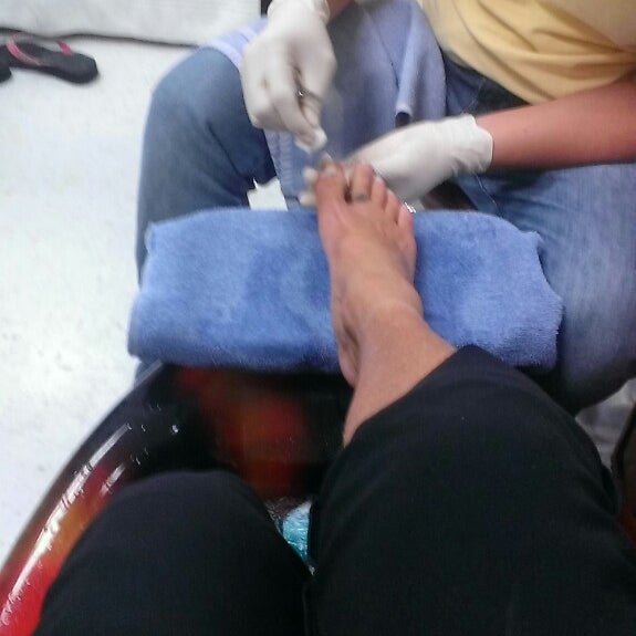 DaVi Nails Nail Salon in Lake Geneva