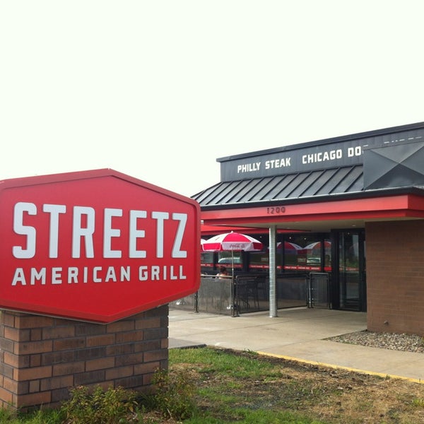 Das Foto wurde bei STREETZ American Grill von BobTheTeacher J. am 8/5/2013 aufgenommen