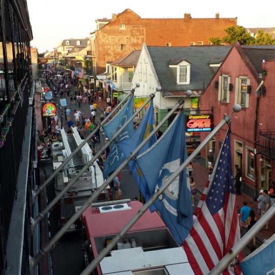 Foto diambil di Bourbon Street Balcony oleh HTEDance pada 9/1/2013