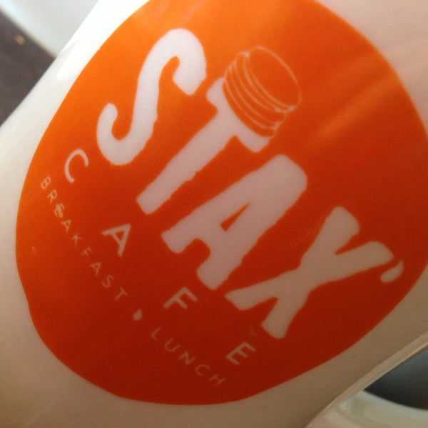 รูปภาพถ่ายที่ Stax Cafe โดย Ross G. เมื่อ 2/9/2013