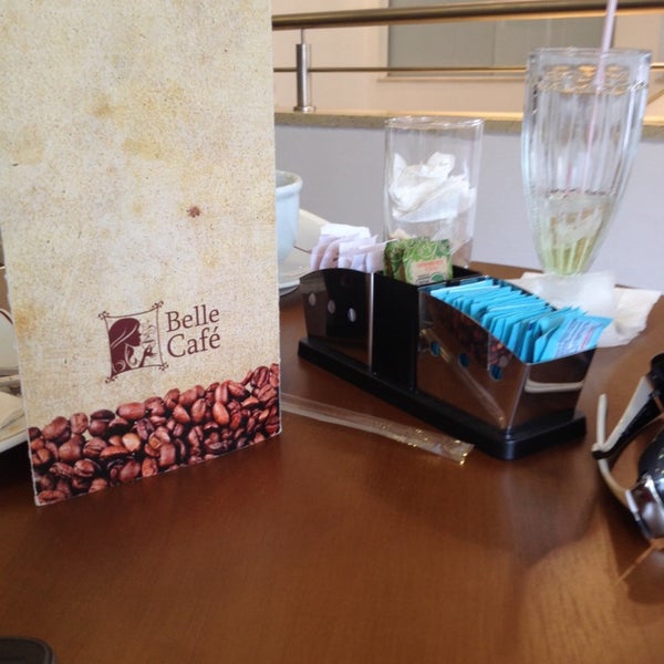 Foto tirada no(a) Belle Café por JacqueMarlowa C. em 1/9/2014