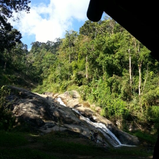 Photo taken at Moh Pang Waterfall by meownui K. on 12/12/2012
