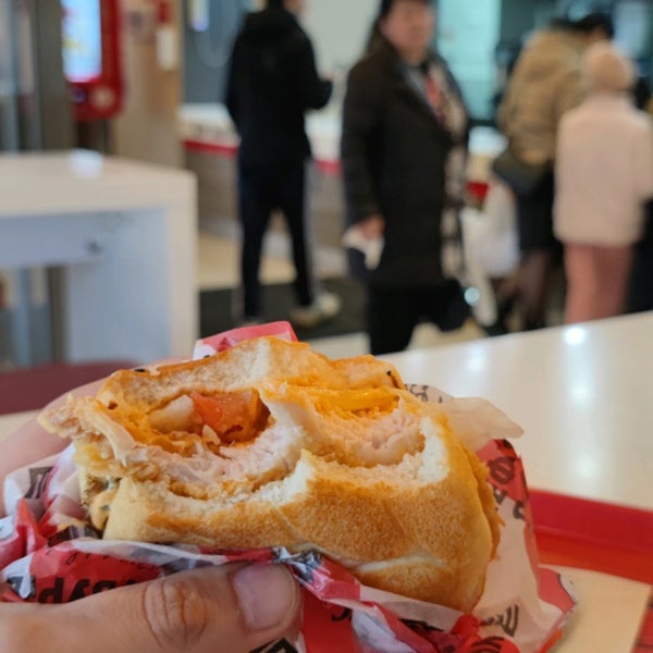 Kfc проспект. Сити молл кфс. Kfc проспект. Kfc в тц. Кфс ресторан быстрого питания.