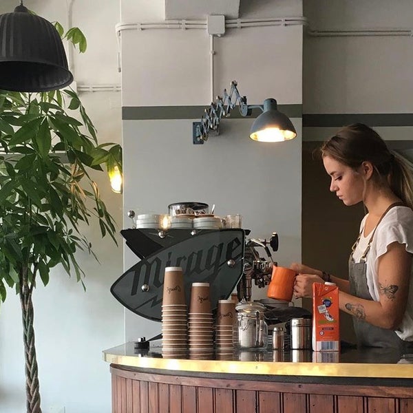 What a beautiful specialty coffee shop in Porto, probably the best coffee  in Portugal. Amazing staff and very friendly , you feel like at home there! I will recommend to everyone that loves coffee!