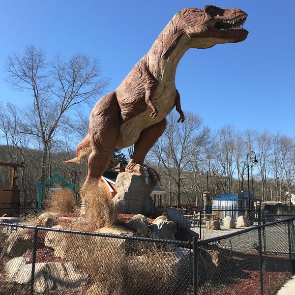 Das Foto wurde bei The Dinosaur Place at Nature&#39;s Art Village von Valentino H. am 2/14/2020 aufgenommen
