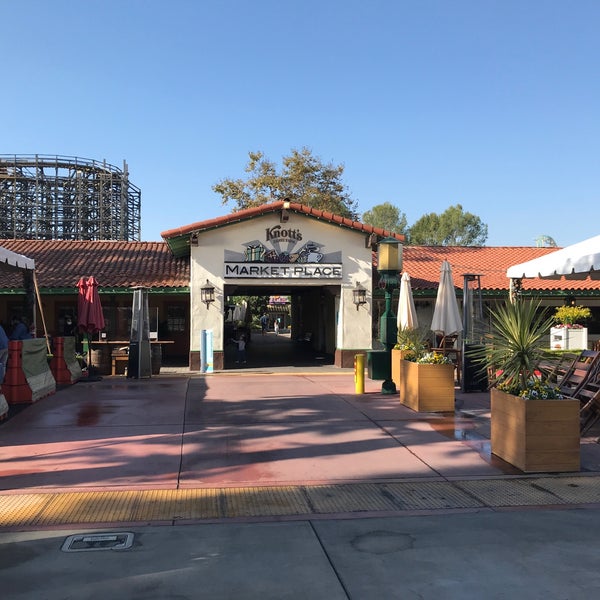 Knotts Berry Farm Marketplace - Shopping Mall