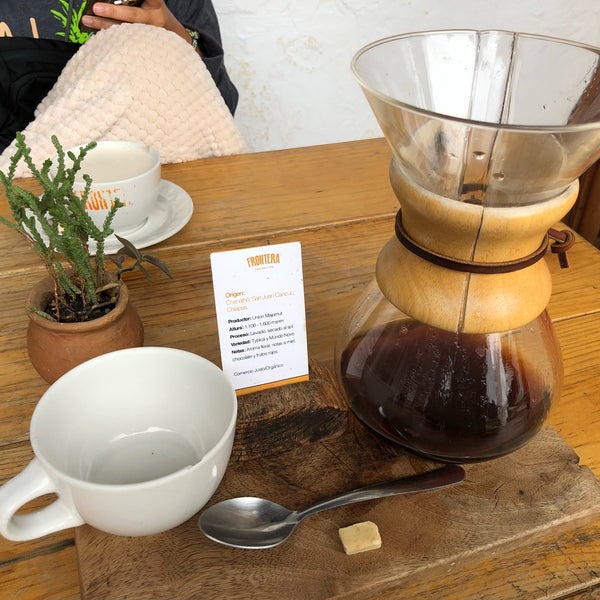 Foto tirada no(a) FRONTERA Artisan Food &amp; Coffee por DH K. em 6/18/2018
