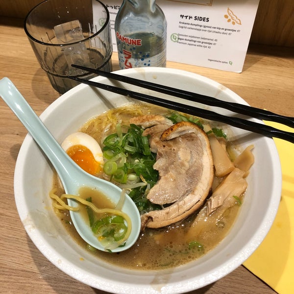 One of the best ramen places in Belgium. Come early because like in any other authentic ramen place, the seats are limited. So far the miso ramen is my fav. 🍲