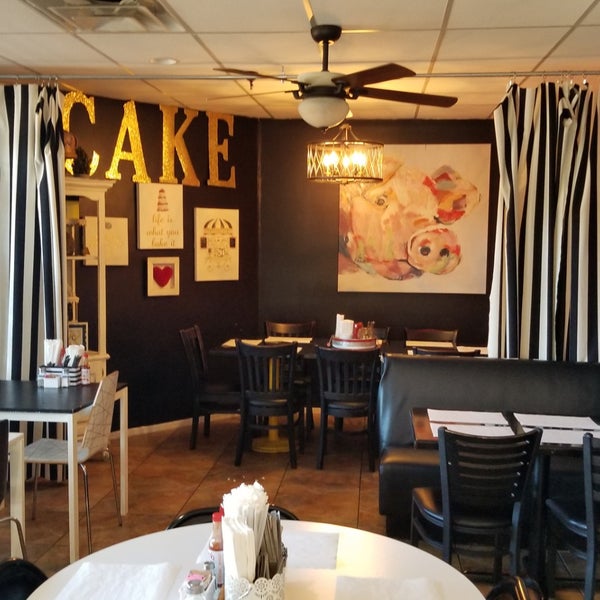 Foto tirada no(a) Sugar Jam Bake Shop &amp; Bistro por Michael D. em 8/21/2019