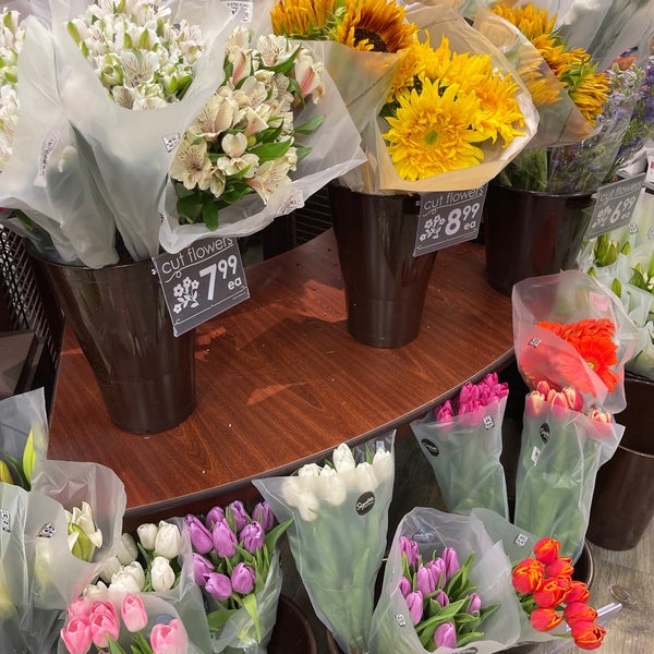 Safeway Grocery Store in Nevada Lidgerwood