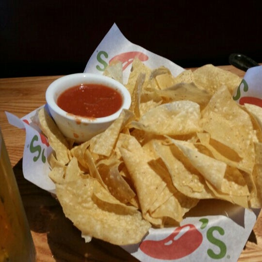 Photo taken at Chili&#39;s Grill &amp; Bar by Jennifer S. on 2/15/2016
