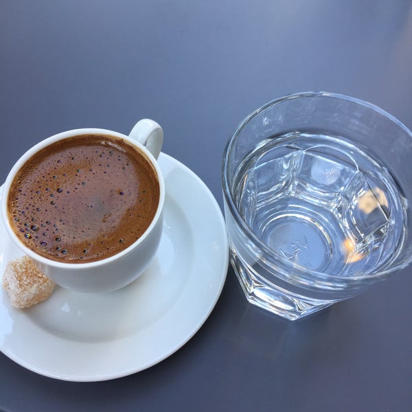 Foto tirada no(a) Puga Coffee por Aysegul U. em 7/13/2018