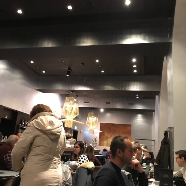 Das Foto wurde bei Gran Café Motta von Robi Dálnoki am 11/19/2017 aufgenommen