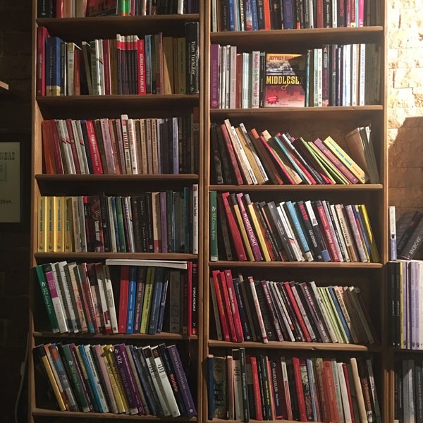 3/29/2018에 Ahmet S.님이 Abdülcanbaz Book &amp; Cafe에서 찍은 사진