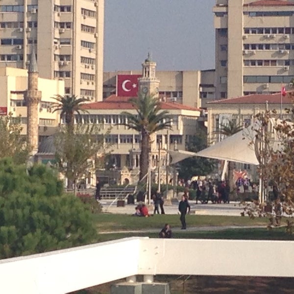 Kahve Deryası Konak Vapur İskelesi