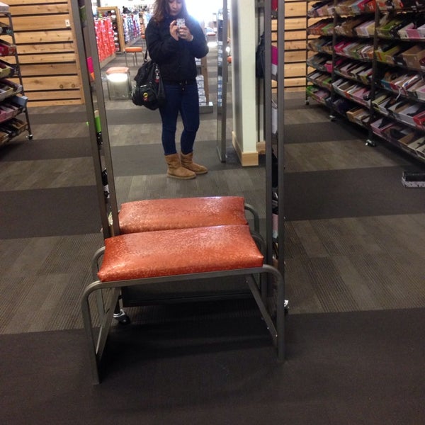 DSW Designer Shoe Warehouse Five Towns 345 Rockaway Turnpike