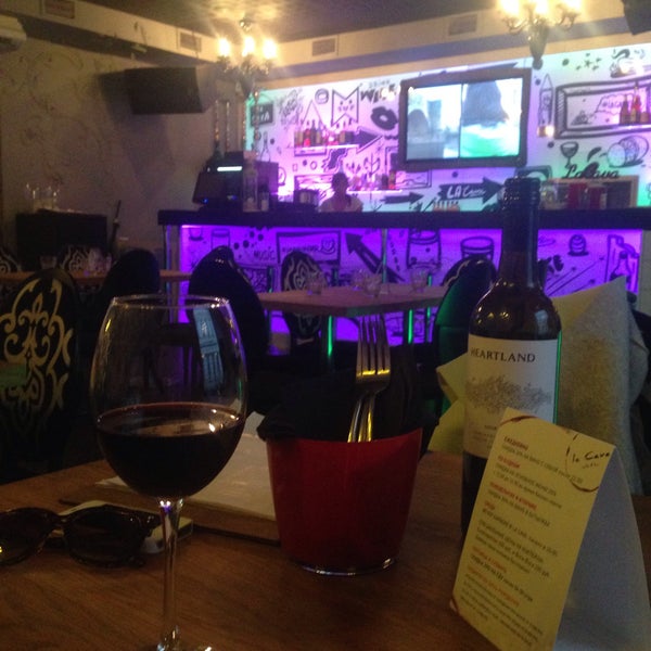 8/25/2015 tarihinde Анастасия А.ziyaretçi tarafından La Cava Cafe&amp;Bar'de çekilen fotoğraf