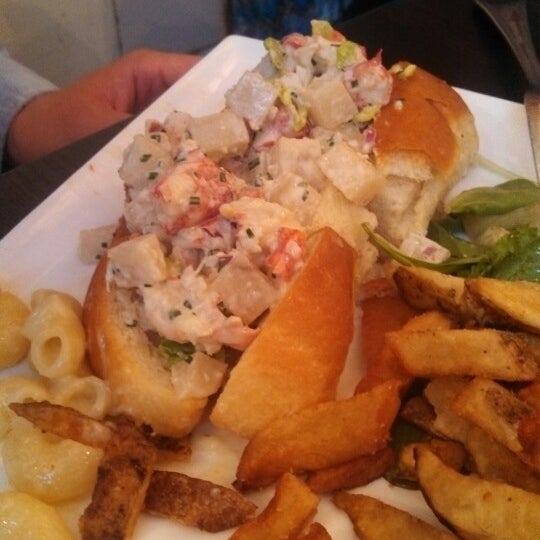 Lobster roll special is good.
