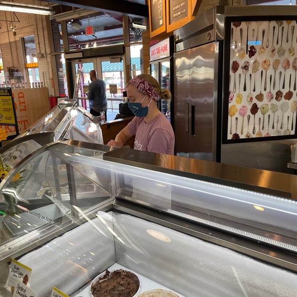 10/14/2021 tarihinde David H.ziyaretçi tarafından Jeni&#39;s Splendid Ice Creams'de çekilen fotoğraf