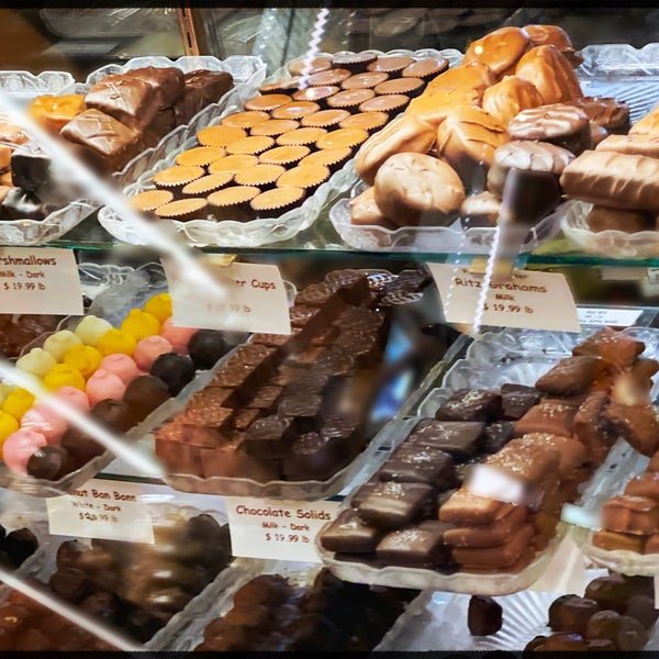 Schmidt's Fudge Haus Candy Store