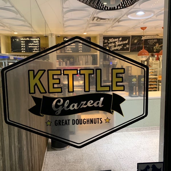 Photo taken at Kettle Glazed Doughnuts by David H. on 1/28/2019
