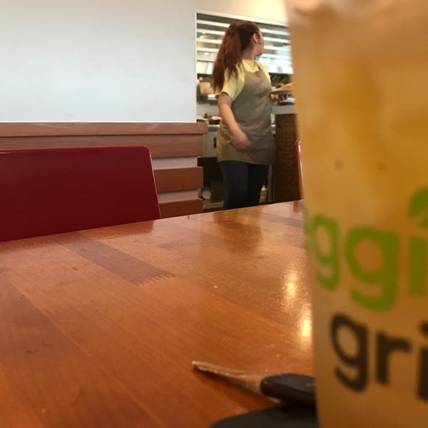 รูปภาพถ่ายที่ Veggie Grill โดย David H. เมื่อ 8/13/2018