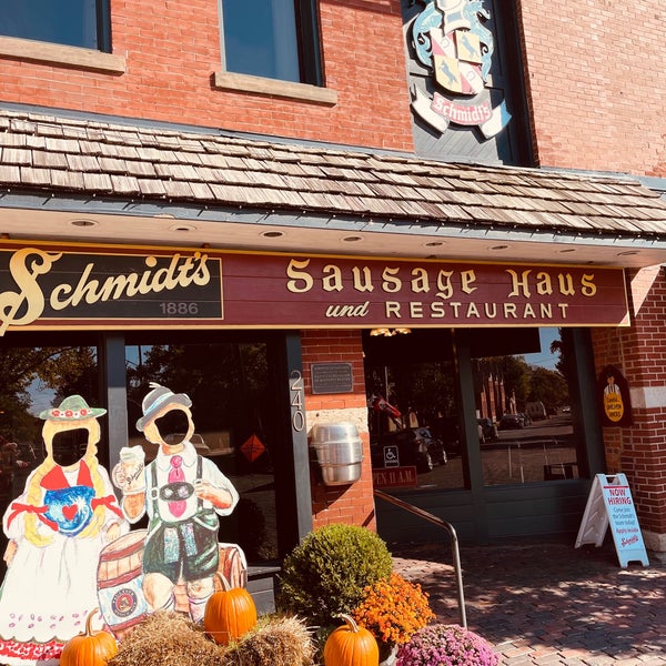 Foto tirada no(a) Schmidt&#39;s Restaurant und Sausage Haus por David H. em 10/20/2021