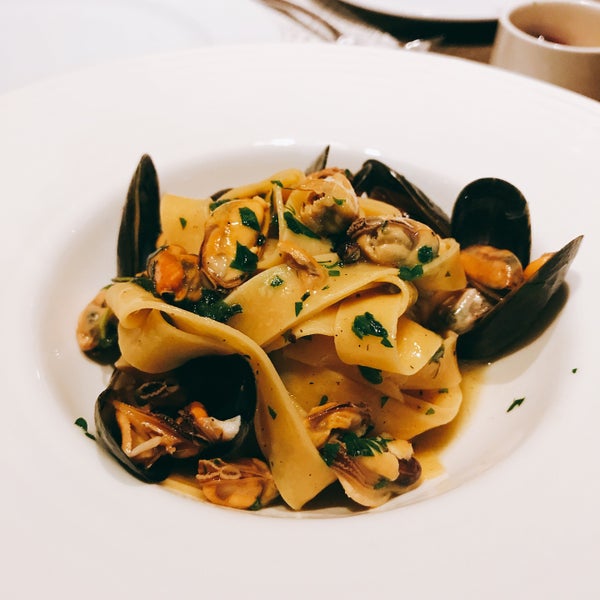 Foto diambil di Andreas Italian Restaurant &amp; Grill oleh Sawit K. pada 2/24/2019