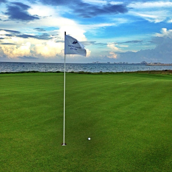 Снимок сделан в Puerto Cancún Golf Club пользователем martin a. 11/9/2013