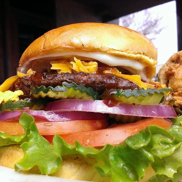 5/28/2015 tarihinde Big Daddy’s Burgers &amp; Barziyaretçi tarafından Big Daddy’s Burgers &amp; Bar'de çekilen fotoğraf