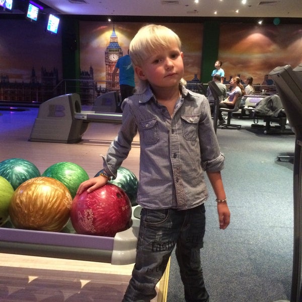 Photo taken at Bowling Show by Ekaterina P. on 9/12/2015