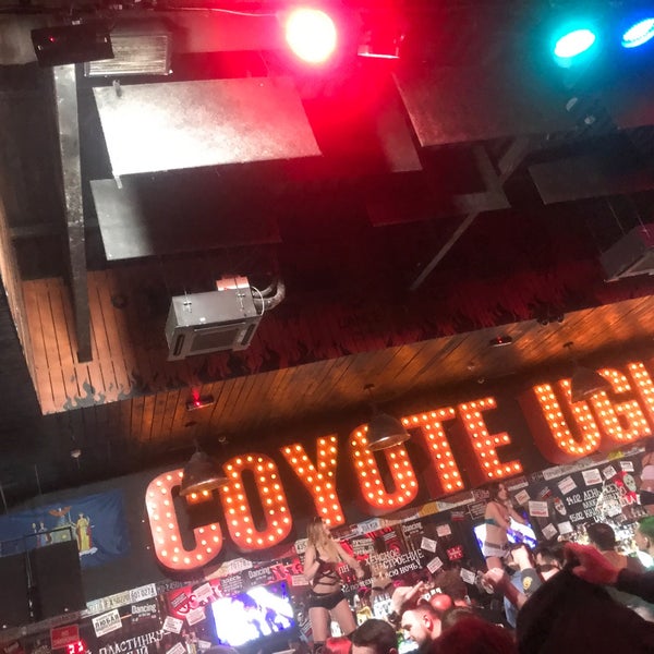 รูปภาพถ่ายที่ Гадкий Койот / Coyote Ugly โดย VOLKAN เมื่อ 2/16/2019