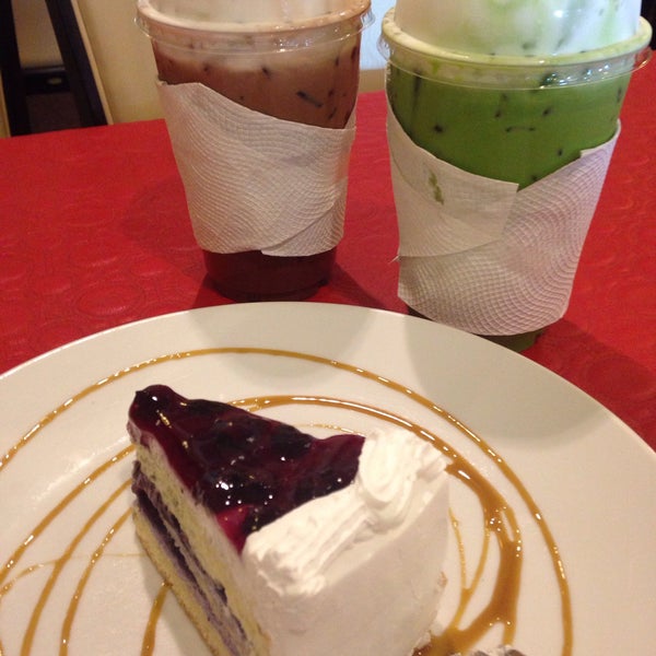 Photo taken at Peppers Restaurant &amp; Bakery by Puifaixi on 5/17/2015
