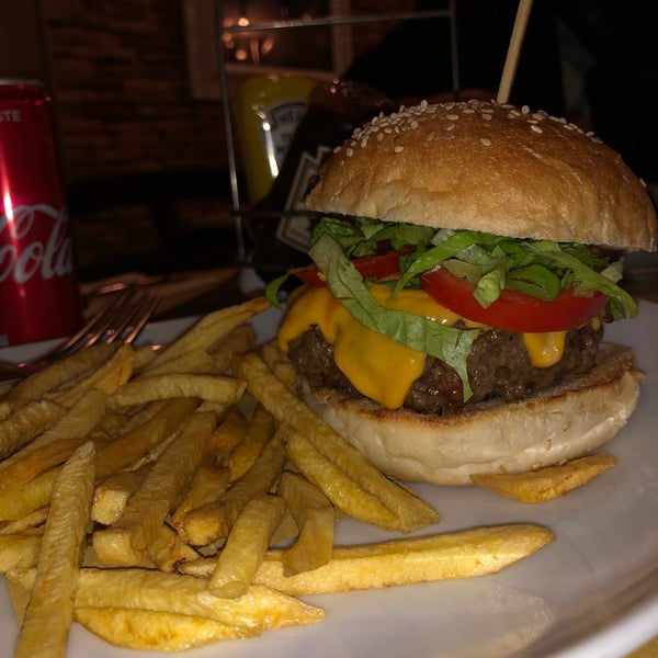 Photo taken at The Burger Factory Roma by OSAMA on 11/19/2018