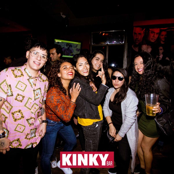 Das Foto wurde bei Kinky Bar von Kinky Bar am 3/3/2020 aufgenommen