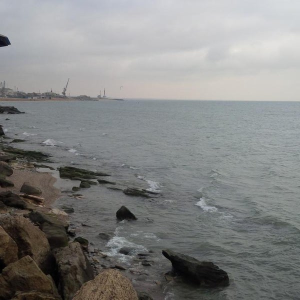 Пляж лунный берег махачкала
