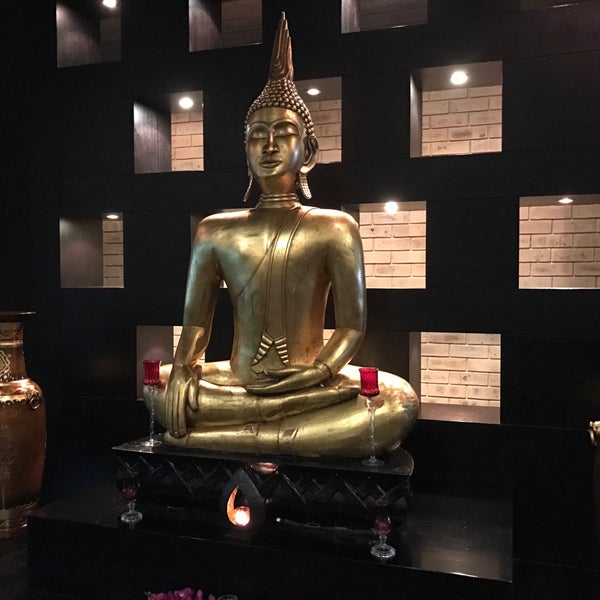 12/24/2016 tarihinde Patricia C.ziyaretçi tarafından The Royal Budha'de çekilen fotoğraf